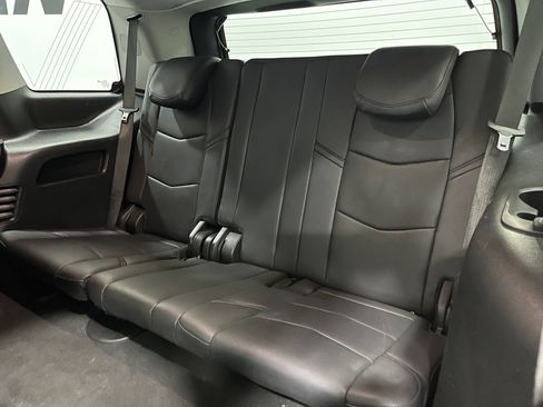 Used 2020 Cadillac Escalade Luxury w/ LPO, Radiant Package AWD/4WD image 31