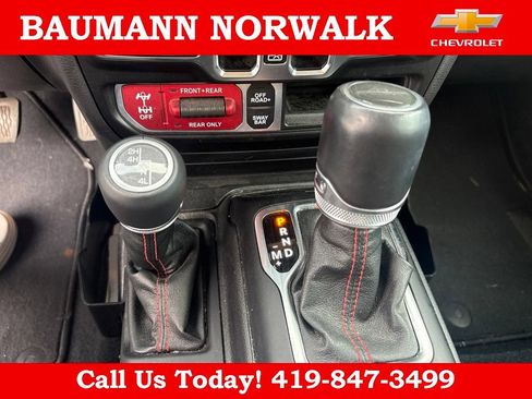 Used 2023 Jeep Gladiator Rubicon w/ Cold Weather Group AWD/4WD image 22