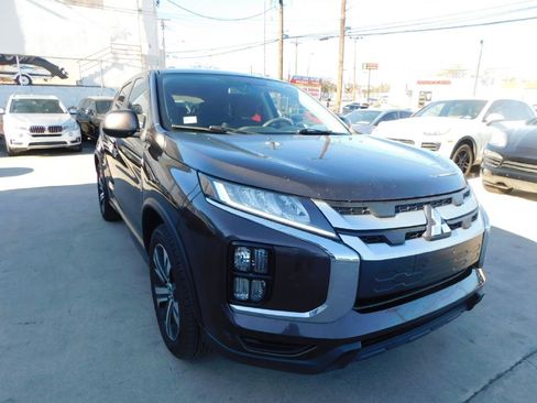 Used 2020 Mitsubishi Outlander Sport ES image 1