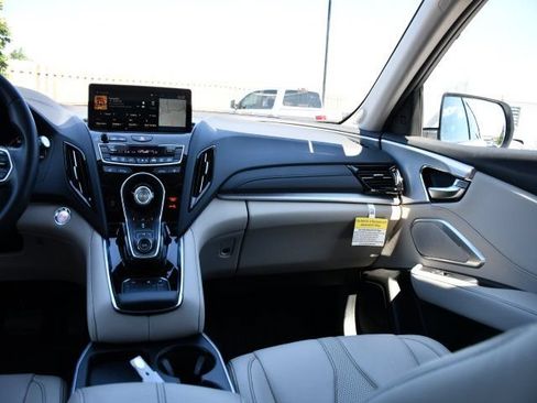 Used 2025 Acura RDX SH-AWD w/ Technology Package image 21