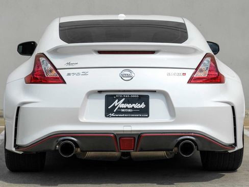 Used 2020 Nissan 370Z NISMO RWD image 9