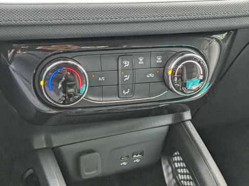Used 2025 Chevrolet TrailBlazer LT AWD/4WD image 20