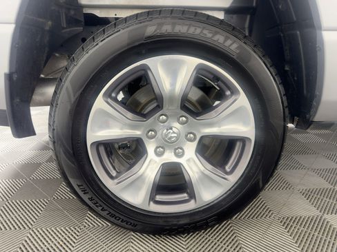 Used 2024 RAM 1500 Laramie image 12