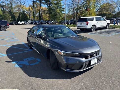 Used 2022 Honda Civic Sport image 3