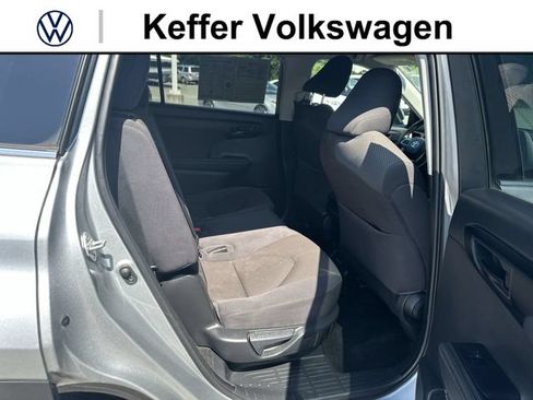 Used 2022 Toyota Highlander LE FWD image 25