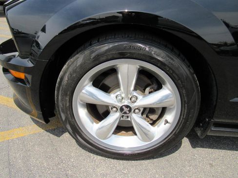 Used 2008 Ford Mustang GT RWD image 10