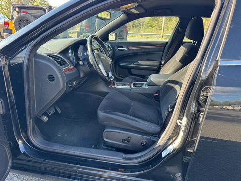 Used 2012 Chrysler 300 RWD image 9