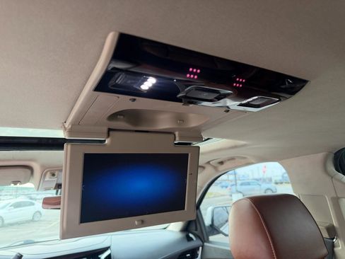 Used 2019 Cadillac Escalade ESV Premium Luxury image 56