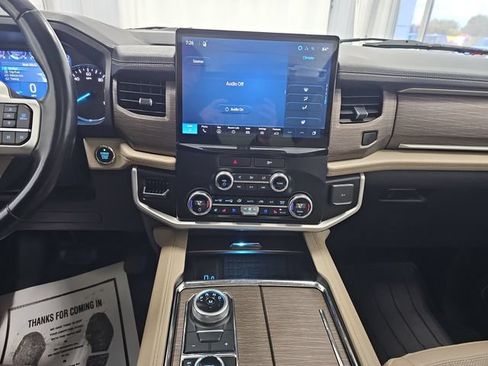 Used 2023 Ford Expedition Limited AWD/4WD image 17