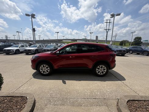 Used 2025 Ford Escape Active w/ Cold Weather Package AWD/4WD image 15