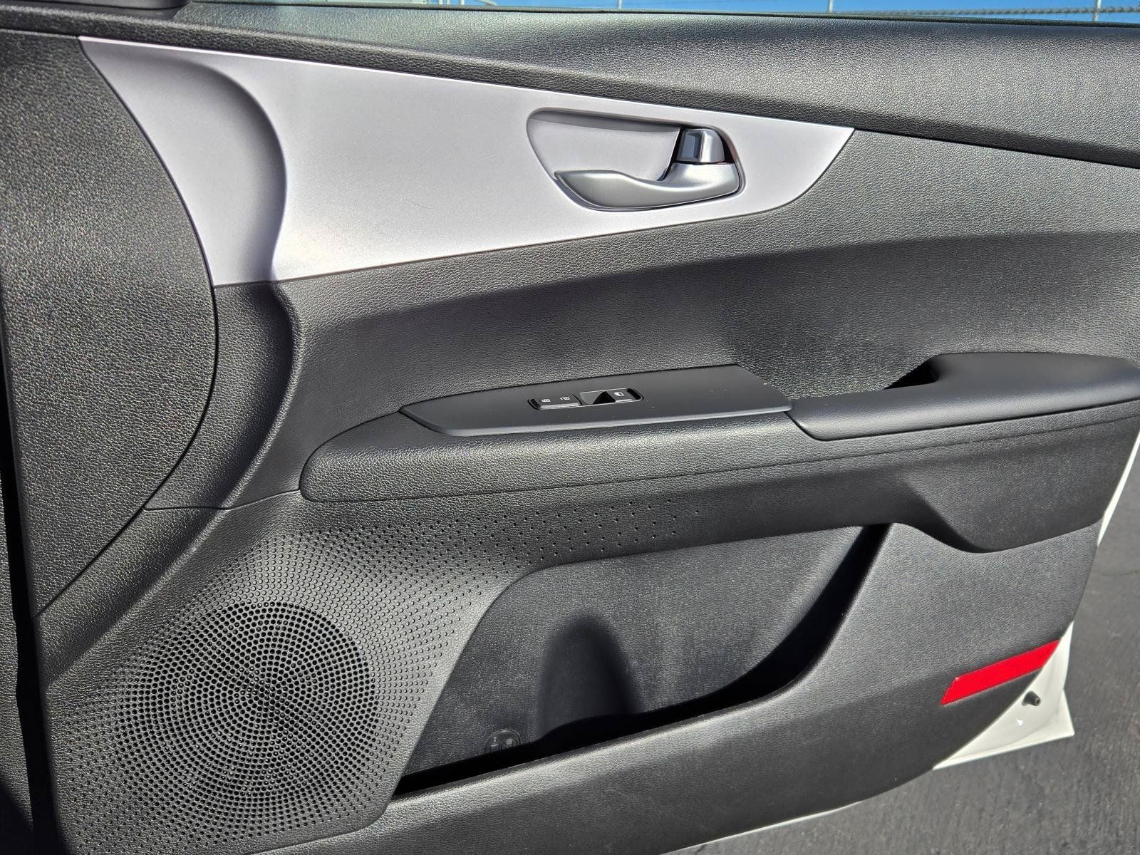 Used 2024 Kia Forte LXS w/ LXS Technology Package FWD image 31
