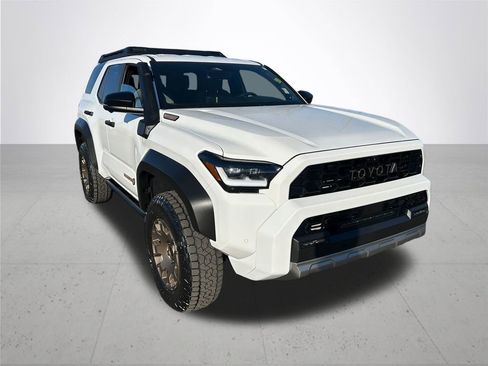 Certified 2025 Toyota 4Runner Trailhunter image 6