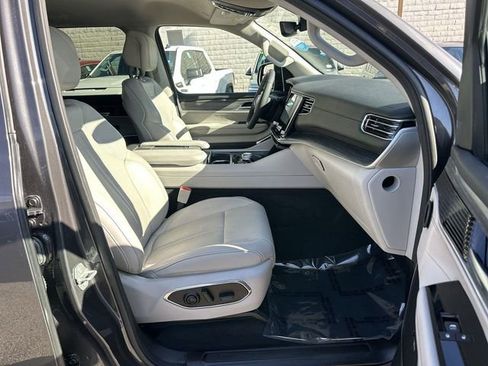 Used 2024 Jeep Wagoneer Series II image 27