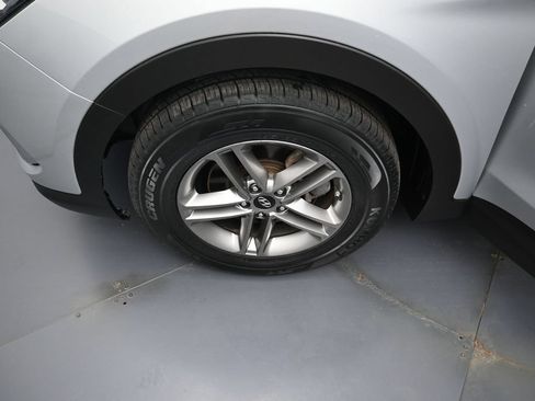 Used 2018 Hyundai Santa Fe Sport FWD image 31