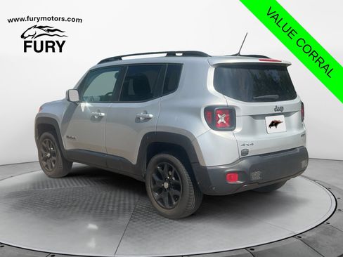 Used 2017 Jeep Renegade Latitude AWD/4WD image 5