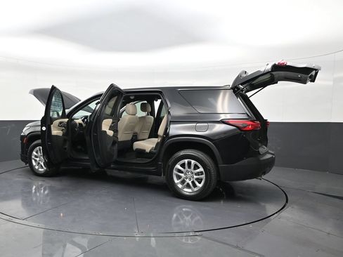 Used 2022 Chevrolet Traverse LS FWD image 30