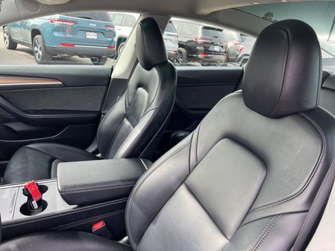 Used 2023 Tesla Model 3 Standard Range image 27
