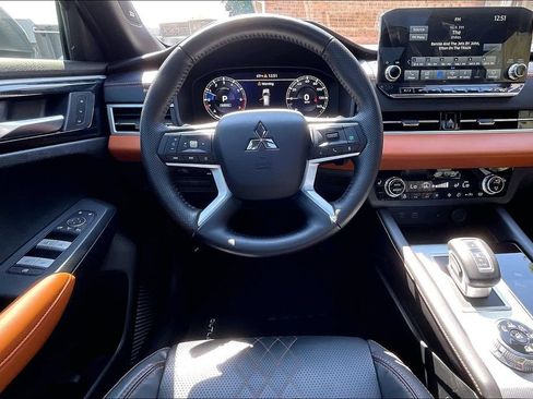 Used 2022 Mitsubishi Outlander SEL AWD/4WD image 5