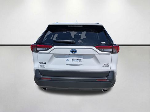 Used 2024 Toyota RAV4 XLE AWD/4WD image 5