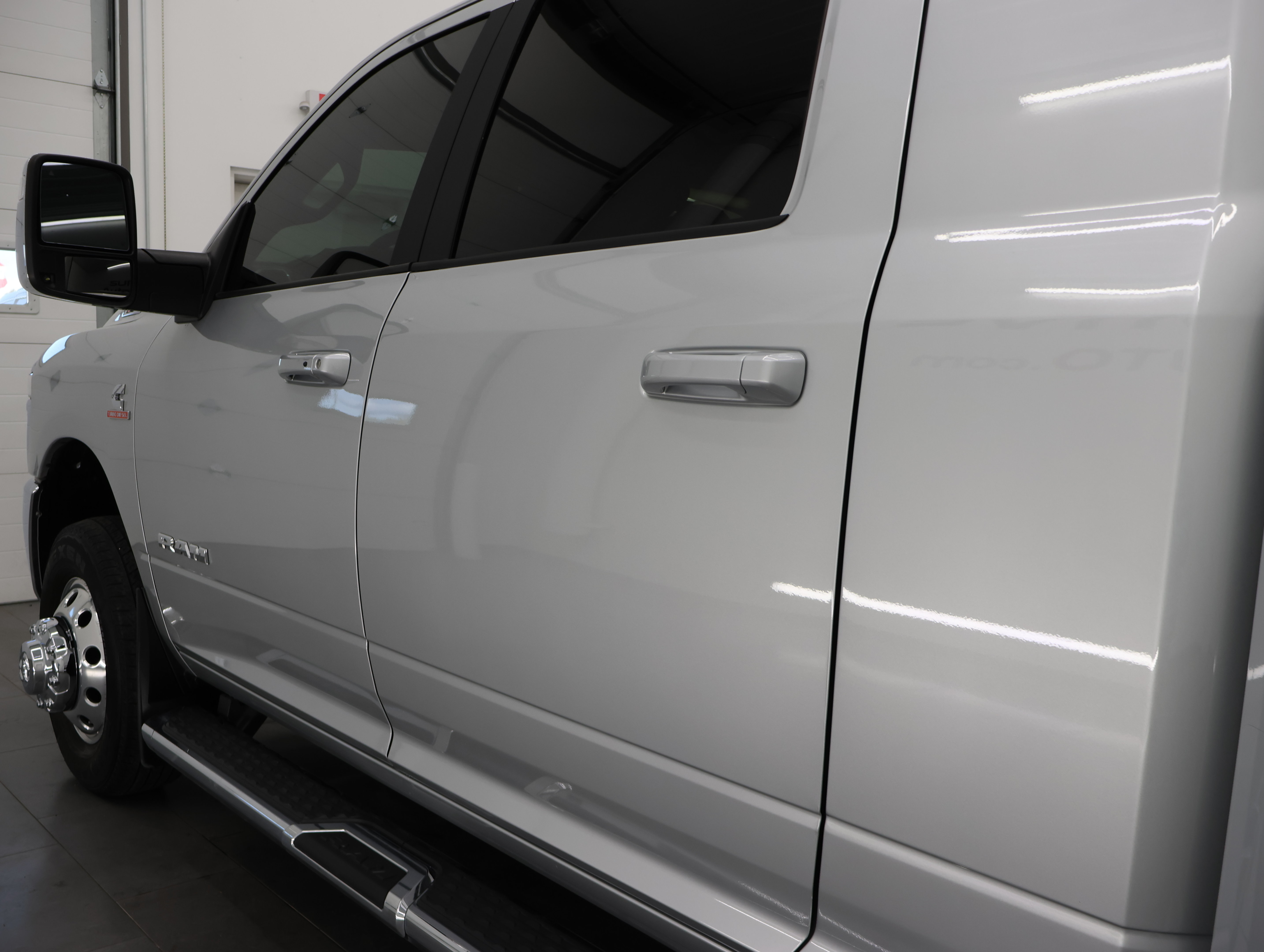 Used 2026 RAM 3500 Laramie AWD/4WD image 31