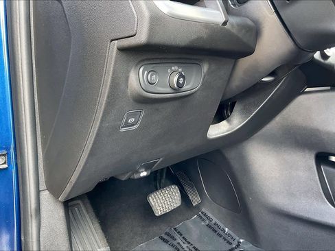 Used 2022 GMC Terrain SLE w/ Driver Convenience Package image 29