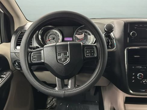 Used 2015 Dodge Grand Caravan SXT FWD image 10