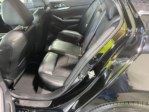 Used 2017 Nissan Maxima SR w/ Midnight Edition image 15
