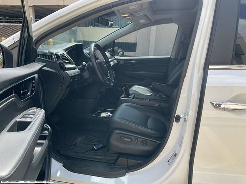 Used 2024 Honda Odyssey Touring image 8