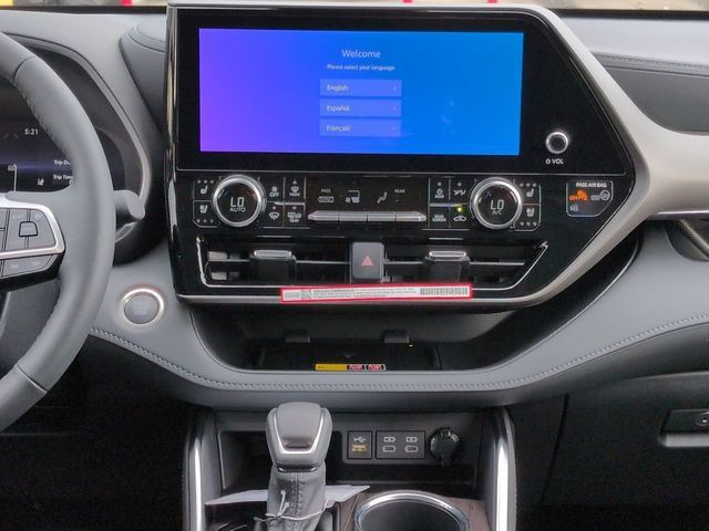 New 2026 Toyota Highlander Limited AWD/4WD image 18