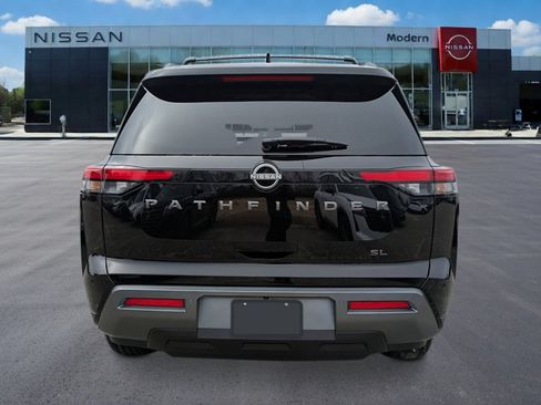 New 2026 Nissan Pathfinder SL FWD image 4