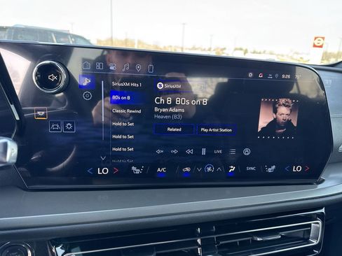 New 2026 Chevrolet Traverse LT image 16