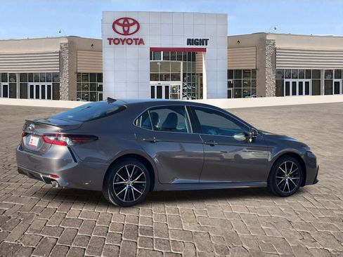 Certified 2022 Toyota Camry SE image 7