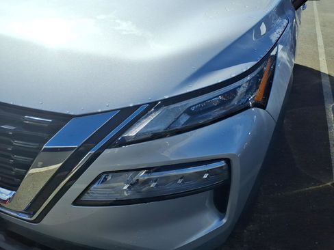 Certified 2023 Nissan Rogue SV image 4