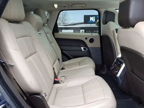 Used 2020 Land Rover Range Rover Sport HSE image 16
