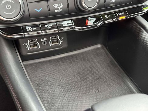 Used 2023 Dodge Durango GT AWD/4WD image 14