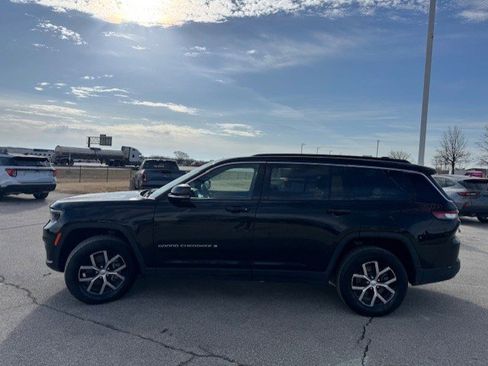 Used 2024 Jeep Grand Cherokee L Limited w/ Luxury Tech Group II image 5