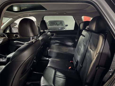Used 2023 Kia Sorento S w/ Panoramic Sunroof Package image 12