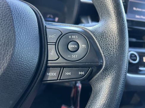 Used 2022 Toyota Corolla LE image 17