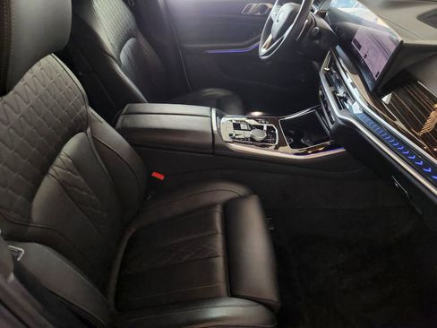 Used 2025 BMW X5 xDrive50e AWD/4WD image 17