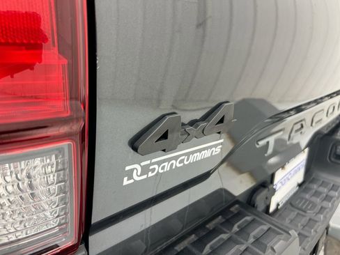 Used 2018 Toyota Tacoma SR w/ SR Convenience Package image 25