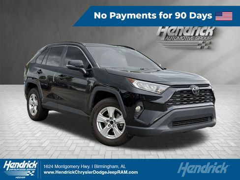 Used 2020 Toyota RAV4 XLE w/ Convenience Package FWD image 1