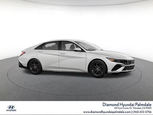 Used 2024 Hyundai Elantra SEL FWD image 10