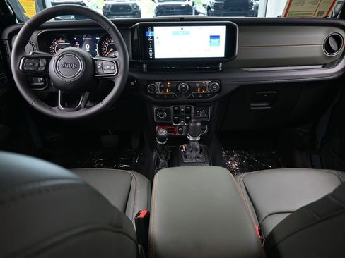 Used 2026 Jeep Gladiator Mojave AWD/4WD image 41