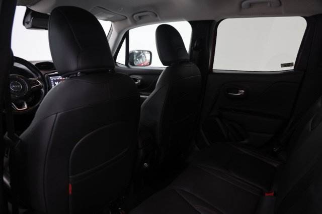 Used 2023 Jeep Renegade Trailhawk w/ Trailhawk Elite Group AWD/4WD image 31