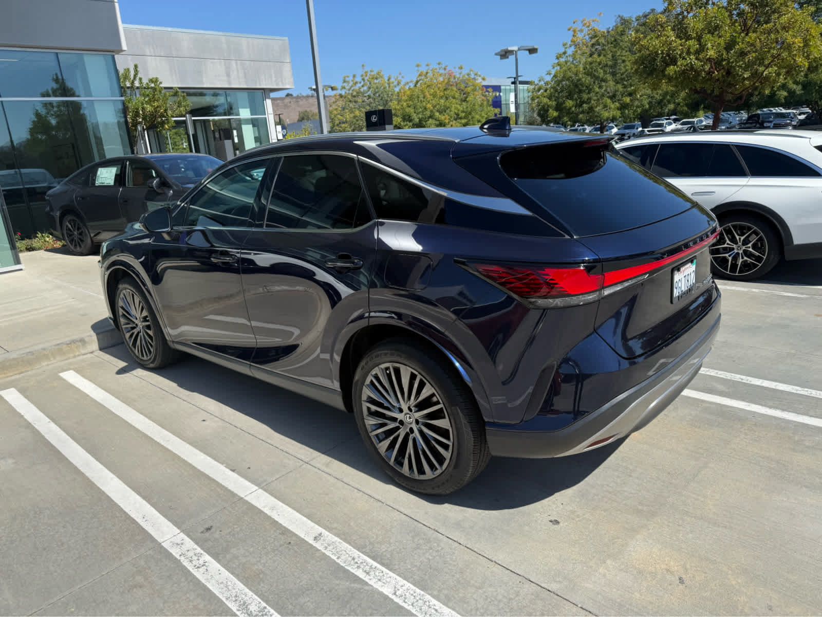 Used 2023 Lexus RX 350 w/ Cold Area Package AWD/4WD image 4