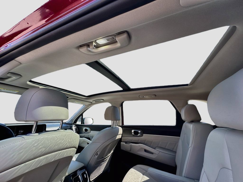 Certified 2023 Kia Sorento SX AWD/4WD image 25