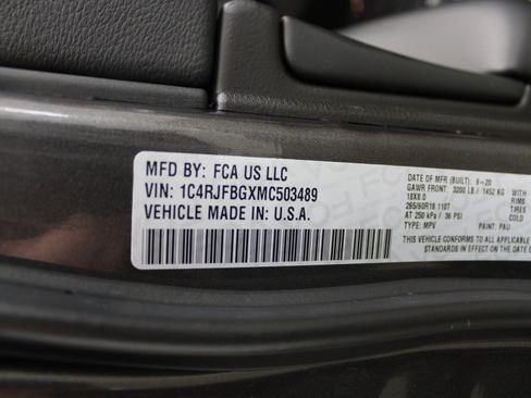 Used 2021 Jeep Grand Cherokee Limited w/ Trailer Tow Group IV image 44