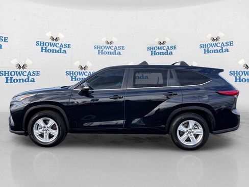 Used 2023 Toyota Highlander LE FWD image 2