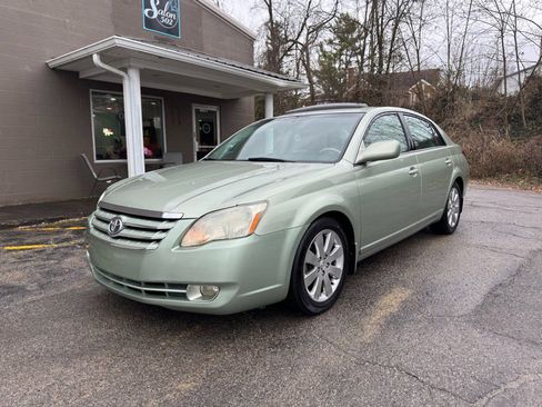Used 2006 Toyota Avalon XLS image 1