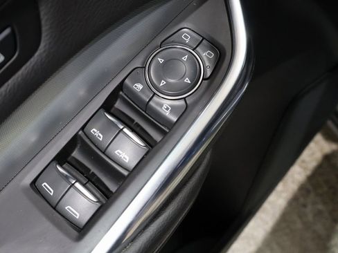 Used 2019 Cadillac XT4 Premium Luxury image 17